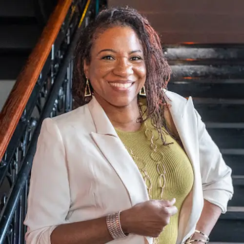 LaKeisha McClendon headshot